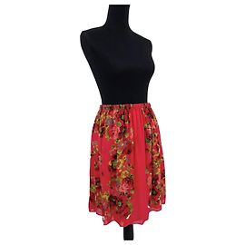 Vestido de verano rojo con flores Anna Molinari Blumarine