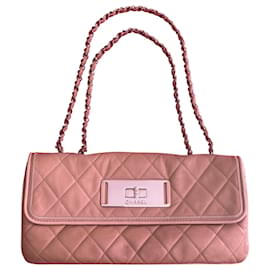 borsa a flap east west beige mademoiselle di chanel