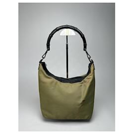 Borsa a mano vintage Gucci in pelle di poliestere con manico in bambù