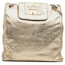 Borsa tote perforata in pelle di vitello metallica screpolata dorata Chanel