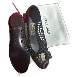 Bailarinas Salvatore Ferragamo New Vara Plate en cuero trenzado negro