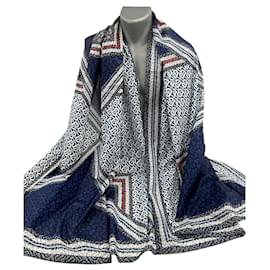 Burberry Accessorio di moda magnifico