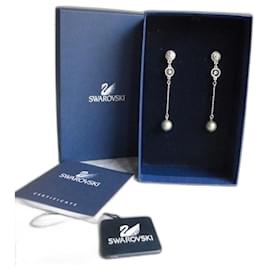 Nuove orecchini in perle e cristalli Swarovski.