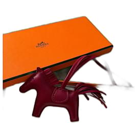 Charm Hermès Rodeo PM en cuir rose Mexico