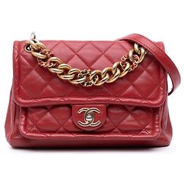 Chanel Rosso Piccolo in Pelle Trapuntata con Catena