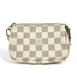 Mini Pochette Accessoires Damier Azur di Louis Vuitton