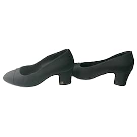 CHANEL UNIFORM Schwarze Stoffpumps Größe 39,5C / Korrekt
