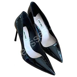 Black pointed Miu Miu pumps in very good condition