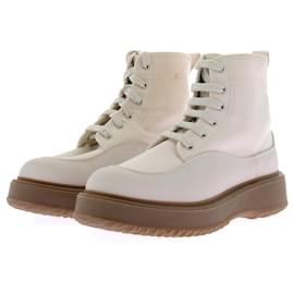Botines Hogan de cuero con cordones kaki