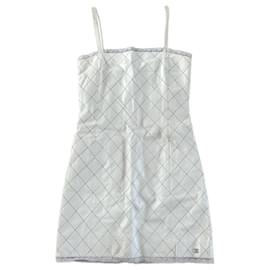 Chanel Kleid aus weißem Leder mit Spitzenbesatz Größe 36