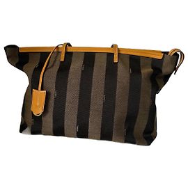 Fendi-Tasche in ausgezeichnetem Zustand, wie neu