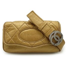 Borsa a spalla in pelle di agnello dorato Chanel