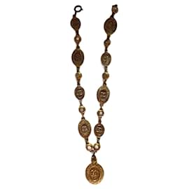 Collana Chanel con Medaglione Oro Metallizzata