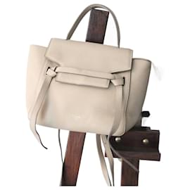 Borsa Céline Nano Belt in pelle grana taupe