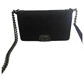 Borsa a mano Chanel Boy in pelle nera