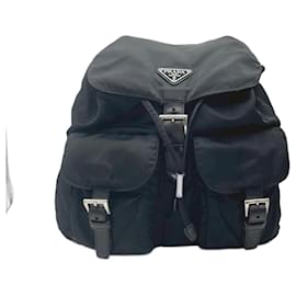 Zaino in nylon nero PRADA con logo a triangolo e doppie tasche frontali – BELLEZZA VINTAGE - Prada