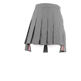 Falda corta plisada de lana gris Thom Browne