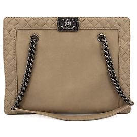 Chanel Borsa tote trapuntata Boy Reverso beige