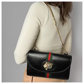 Gucci Bolsa de ombro de couro listrado Rajah Small com aba 2 maneiras preta