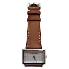 Burberry Uhr mit rechteckigem Zifferblatt aus Edelstahl