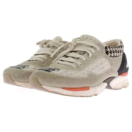 Sneakers Chanel in tweed tricolore bianco taglia 38.5