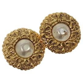 Orecchini CHANEL in metallo dorato CC Auth bs25961 - Chanel
