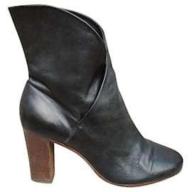 Céline Stiefeletten aus Lammleder Schwarz