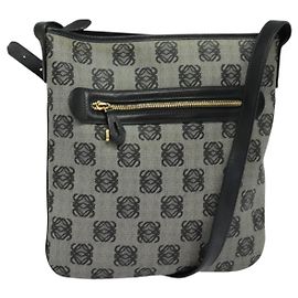 LOEWE anagramma Borsa a Spalla PVC Grigio Oro Auth yk18308