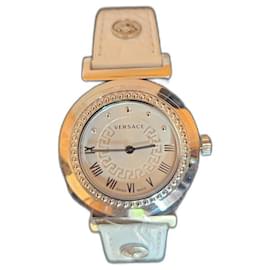 Orologio nuovo Versace per donne.