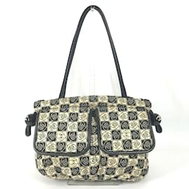 Chanel Camellia CC Mark Schultertasche