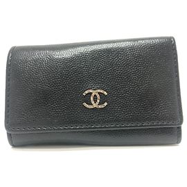 Schlüsselanhänger aus schwarzem Leder von Chanel