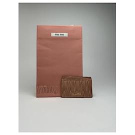 Portacarte in pelle vintage Miu Miu rosa