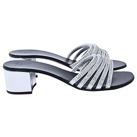 Sandali in pelle argentata decorati con cristalli Giuseppe Zanotti