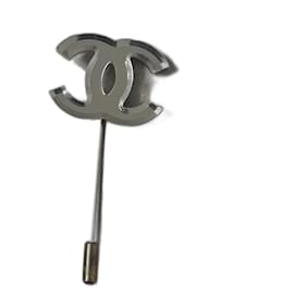 Spilla per cappello Chanel CC con specchio argentata