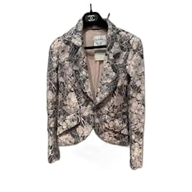 Chaqueta Chanel con lentejuelas rosa y gris de seda