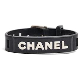 Bracciale Chanel in Gomma Primavera 1999 Bracciale Iconico in Gomma Nera Chanel