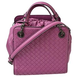 Bottega Veneta lila Schultertasche