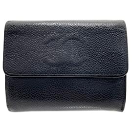 Cartera tri-fold de piel de ternera granulada negra Chanel