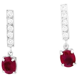 Autre Marque Pendientes de oro blanco, diamantes y rubíes.