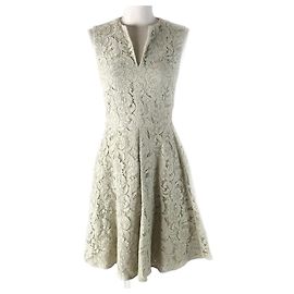 Vestido sin mangas de encaje Burberry beige claro