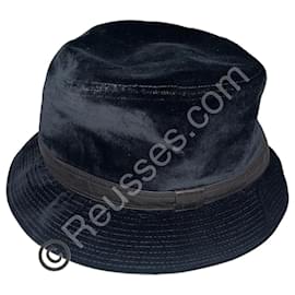 Chapeau Hermès en Velours Noir et Bandeau Cuir