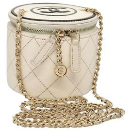 CHANEL Bolso de Hombro Matelassé de Cuero Blanco Oro CC Auth 126060