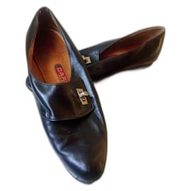 Scarpe basse Carel in pelle nera