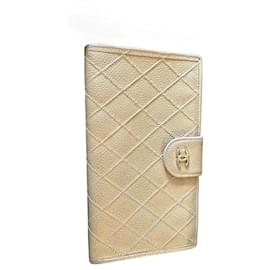 Portafoglio lungo Chanel giallo in pelle caviar