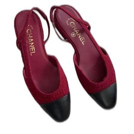 Zeitlose rote Tweed Slingback-Absätze von Chanel
