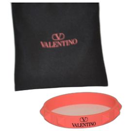 Bracciale Valentino Garavani in silicone rosa