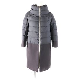 Autre Marque Abrigo de plumas de lana y nylon con cuello alto gris para mujeres