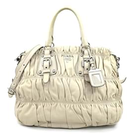 Borsa in pelle beige Prada