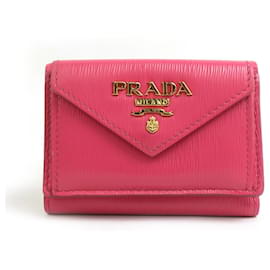 Cartera plegable de cuero rosa Prada