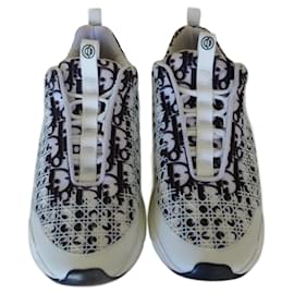 Sneakers Dior B 24 Monogramma Nero e Bianco
